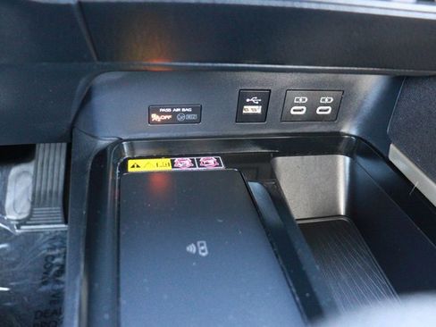 Used 2025 Toyota Camry LE image 15