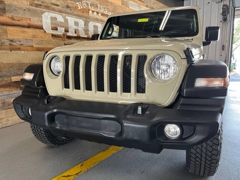 Used 2022 Jeep Wrangler Unlimited Sport AWD/4WD image 8