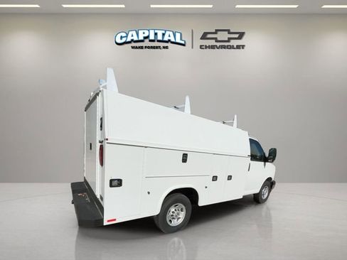New 2025 Chevrolet Express 3500 w/ Power Convenience Package image 5