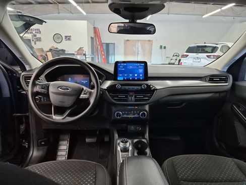 Used 2025 Ford Escape Active AWD/4WD image 18