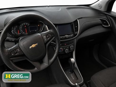 Used 2020 Chevrolet Trax LT FWD image 15