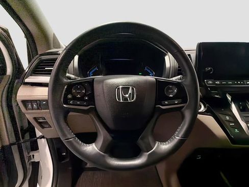 Used 2023 Honda Odyssey Touring image 10
