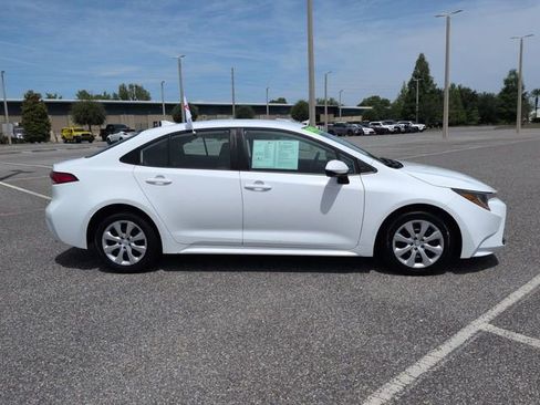Certified 2023 Toyota Corolla LE FWD image 3