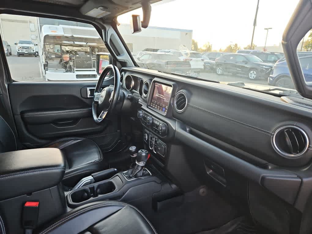 Used 2020 Jeep Wrangler Unlimited Sahara AWD/4WD image 13