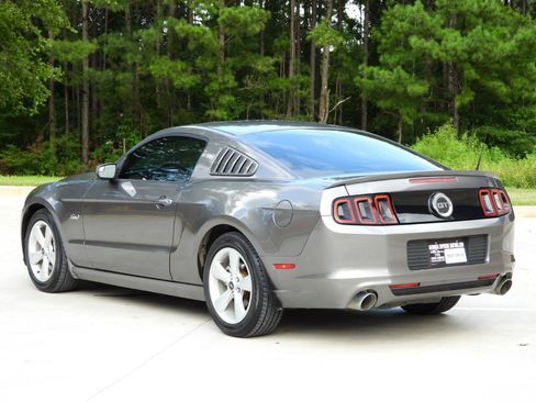 Used 2014 Ford Mustang GT RWD image 32