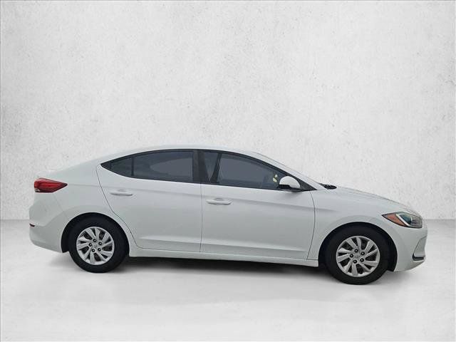Used 2018 Hyundai Elantra SE FWD image 4
