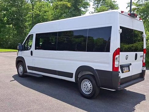 Used 2024 RAM ProMaster 2500 w/ Convenience Group FWD image 12