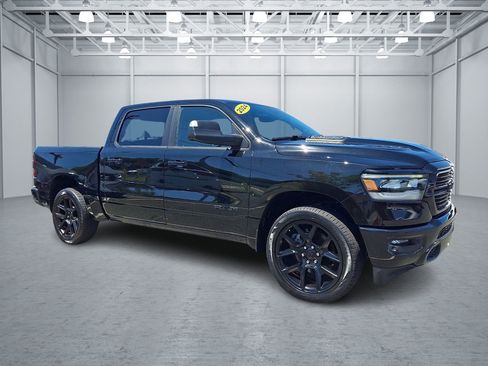 Used 2024 RAM 1500 Laramie AWD/4WD image 4