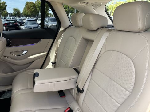 Used 2020 Mercedes-Benz GLC 300 4MATIC image 33