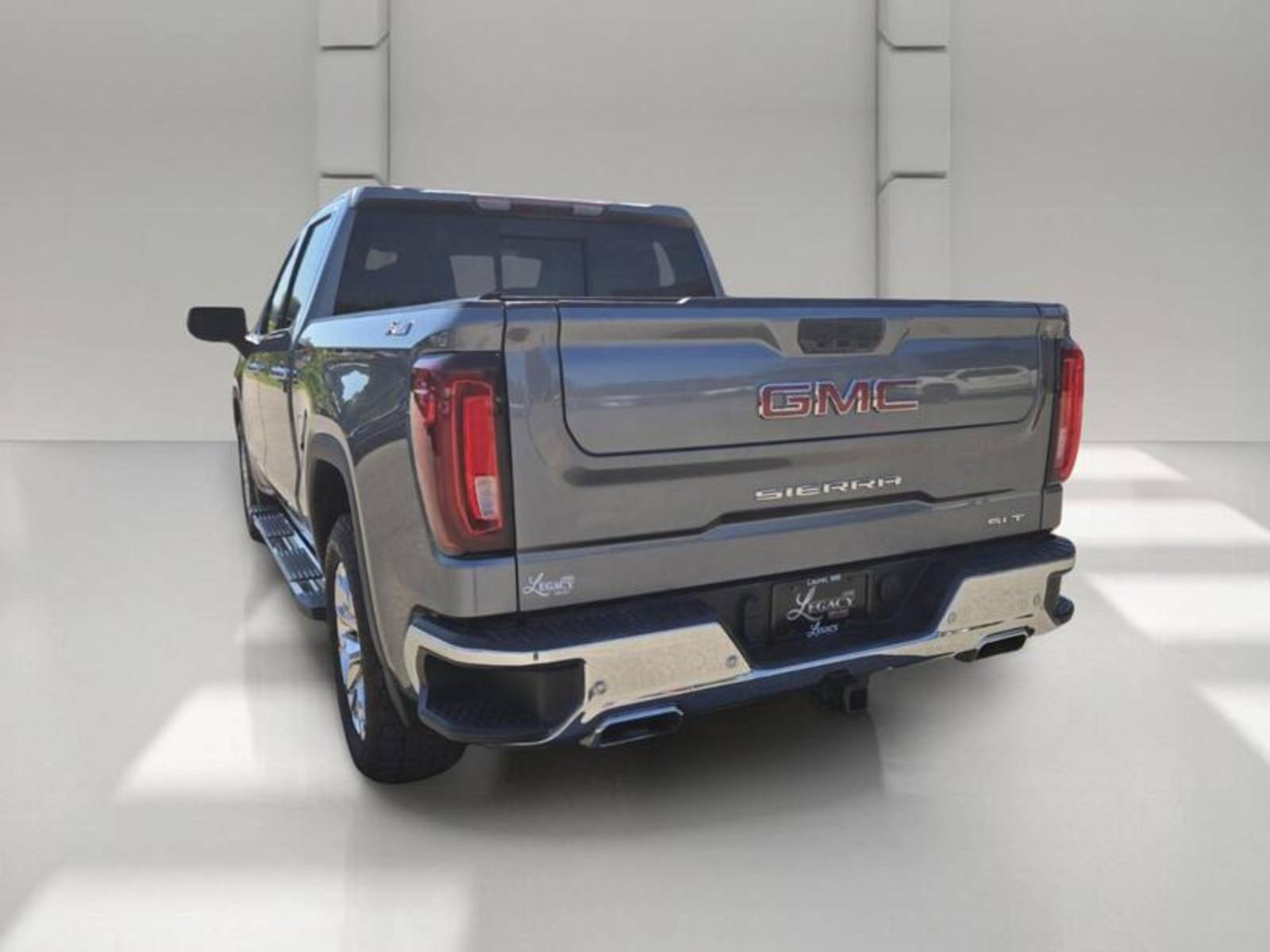 Used 2021 GMC Sierra 1500 SLT w/ SLT Premium Plus Package AWD/4WD image 5