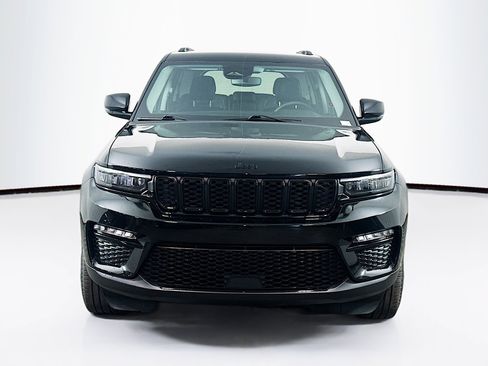 Used 2023 Jeep Grand Cherokee Limited w/ Black Appearance Package image 2