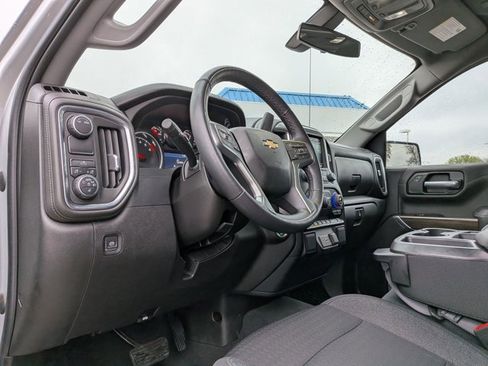 Used 2022 Chevrolet Silverado 1500 LT w/ Safety Package image 10