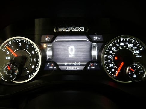 Used 2023 RAM 1500 Laramie AWD/4WD image 15