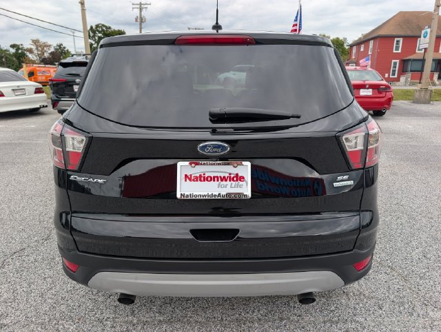 Used 2017 Ford Escape SE FWD image 4