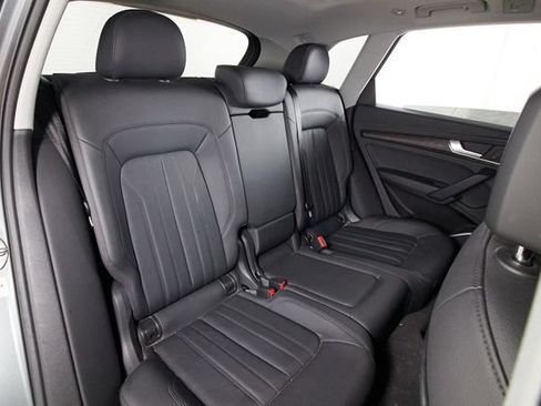 Used 2020 Audi Q5 2.0T Premium w/ Convenience Package AWD/4WD image 23