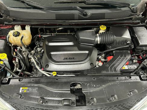 Used 2020 Chrysler Pacifica Limited image 19