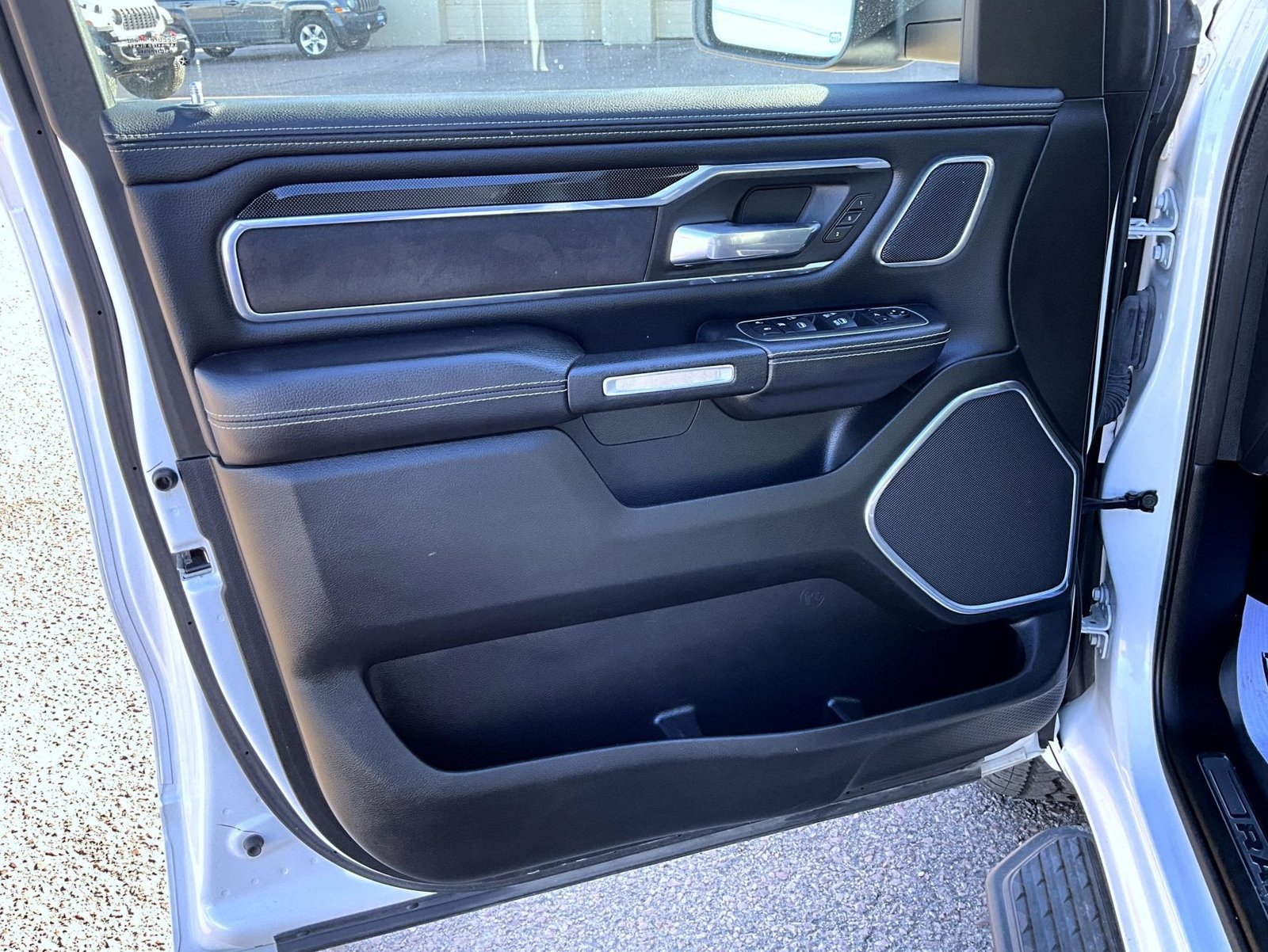 Certified 2022 RAM 1500 Laramie AWD/4WD image 10