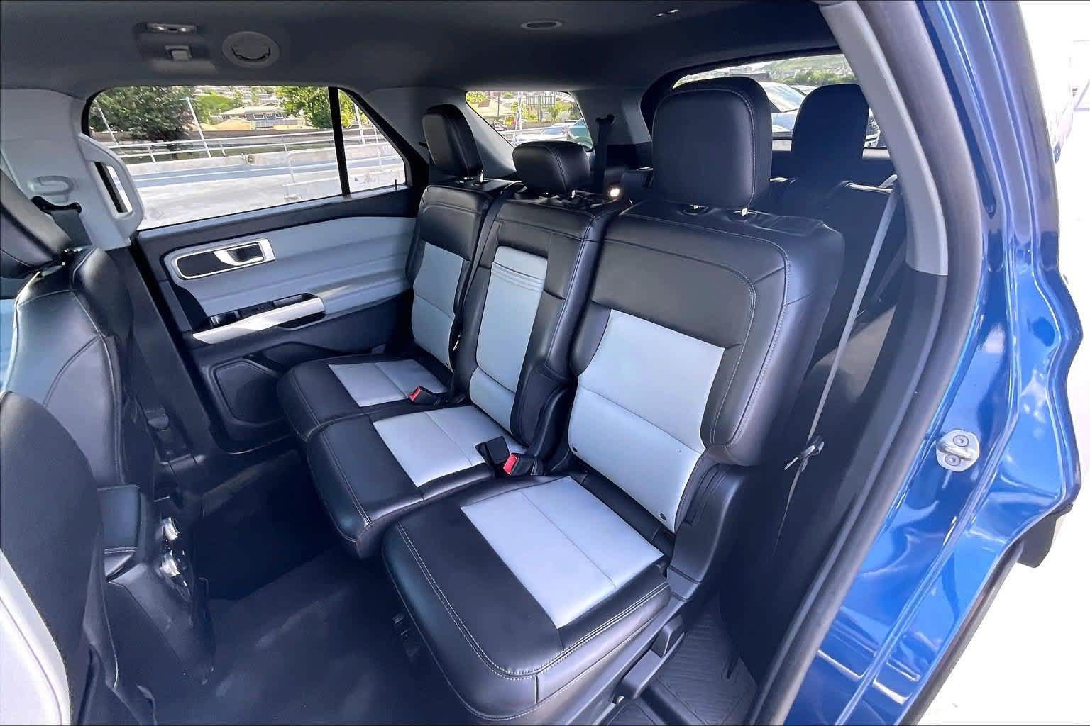 Used 2023 Ford Explorer XLT w/ Equipment Group 202A RWD image 29
