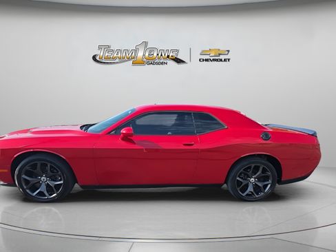 Used 2017 Dodge Challenger SXT Plus RWD image 5