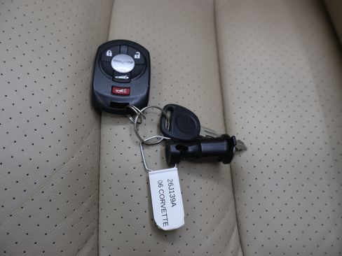 Used 2006 Chevrolet Corvette Convertible w/ Preferred Equipment Group RWD image 43