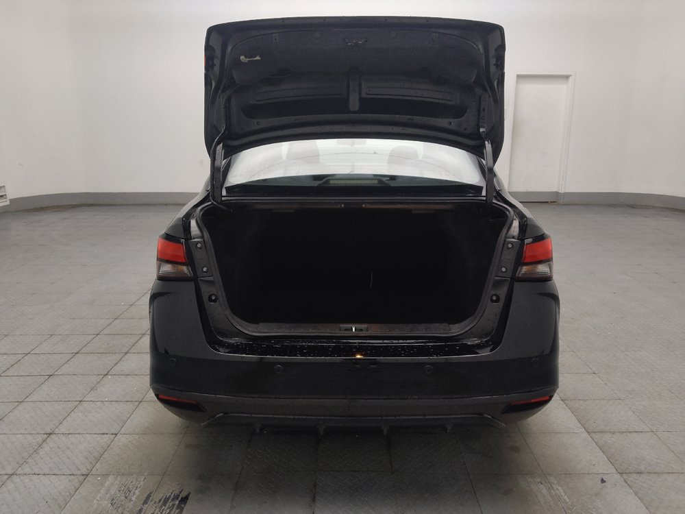 Used 2020 Nissan Versa SR FWD image 29