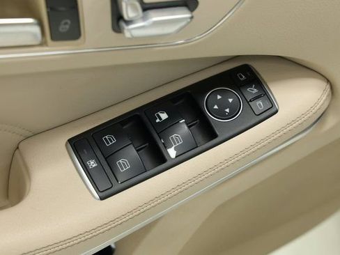 Used 2015 Mercedes-Benz E 350 Sedan image 33