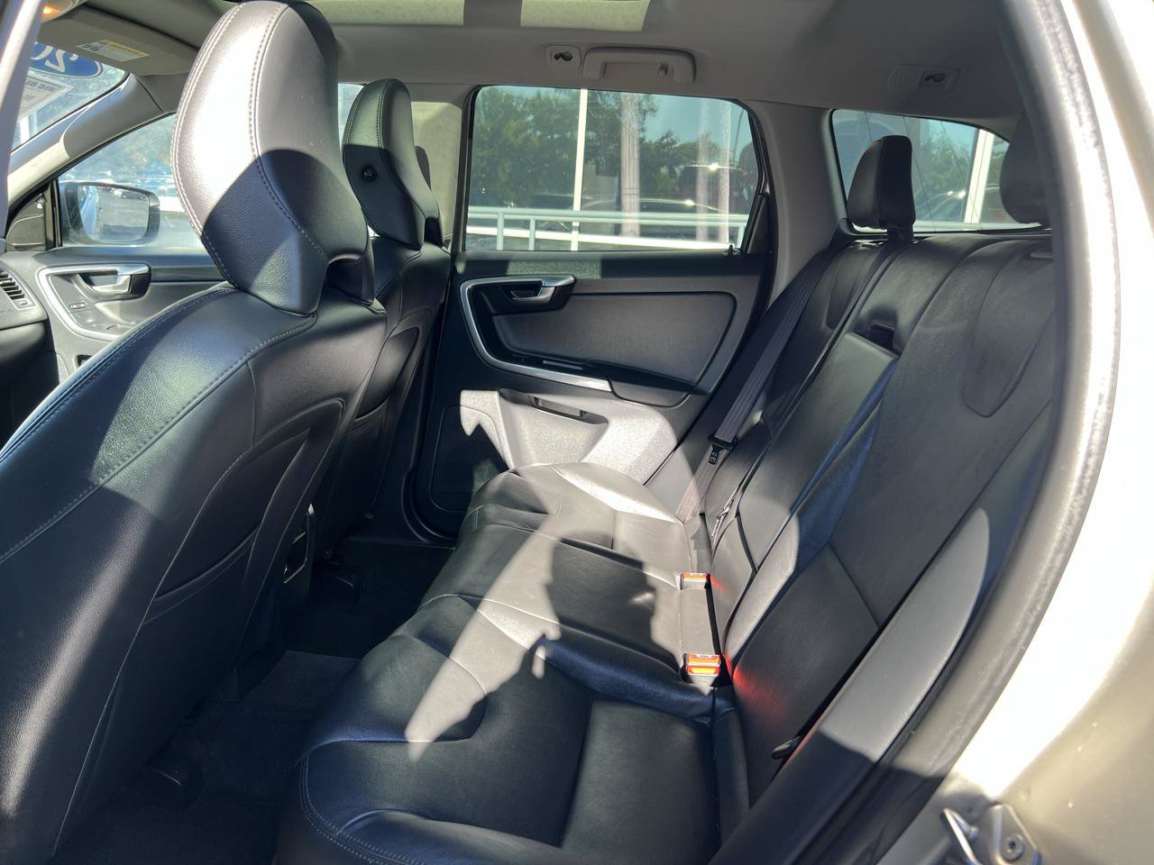 Used 2015 Volvo XC60 T6 Premier Plus AWD/4WD image 12