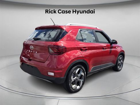 Certified 2023 Hyundai Venue Limited w/ Cargo Package image 8