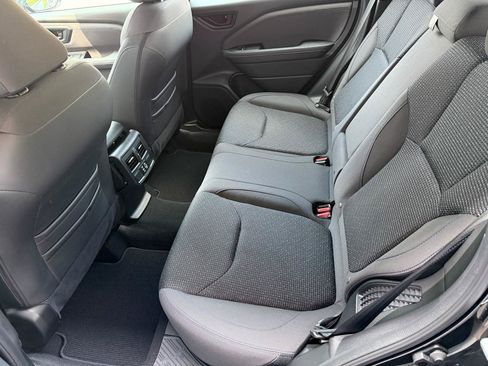 Used 2025 Subaru Forester Premium AWD/4WD image 10