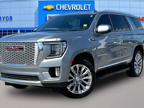 Used 2024 GMC Yukon Denali w/ Advanced Technology Package AWD/4WD image 3
