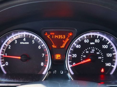 Used 2012 Nissan Versa SV image 42