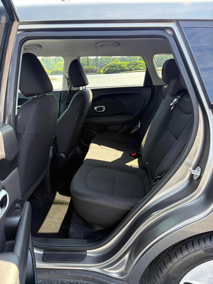 Used 2016 Kia Soul FWD image 13