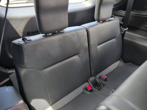 Used 2025 Mitsubishi Outlander SE FWD image 29