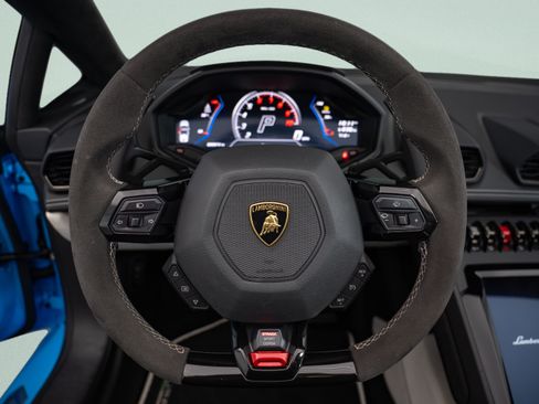 Used 2024 Lamborghini Huracan EVO AWD/4WD image 12