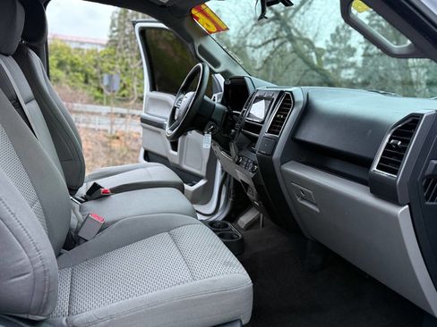 Used 2016 Ford F150 XLT image 4