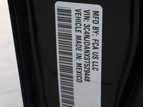 Used 2025 Jeep Compass Sport w/ Mopar Graphics Package image 22