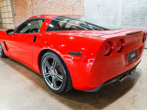 Used 2006 Chevrolet Corvette Coupe w/ Preferred Equipment Group RWD image 20