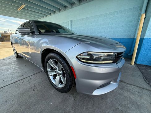 Used 2016 Dodge Charger SXT image 1