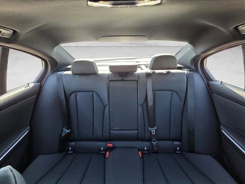 Used 2025 BMW 330i xDrive Sedan image 14