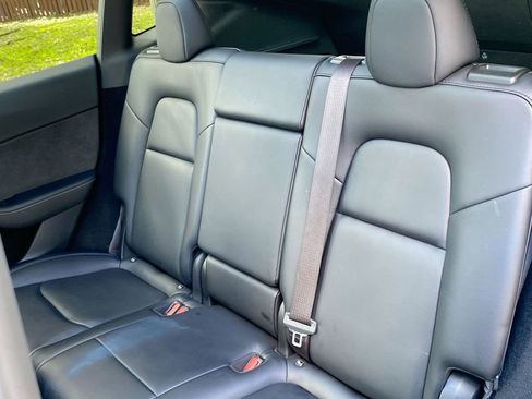 Used 2024 Tesla Model Y Long Range image 35