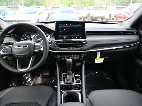 New 2026 Jeep Compass Latitude image 20