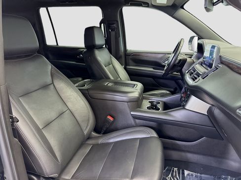 Used 2021 Chevrolet Suburban LT image 21