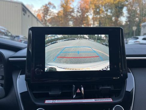 Used 2025 Toyota Corolla LE image 21