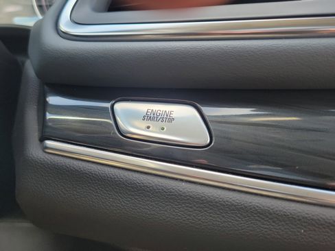 Used 2018 Buick Enclave Essence image 15