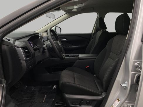 Certified 2025 Nissan Rogue SV AWD/4WD image 29