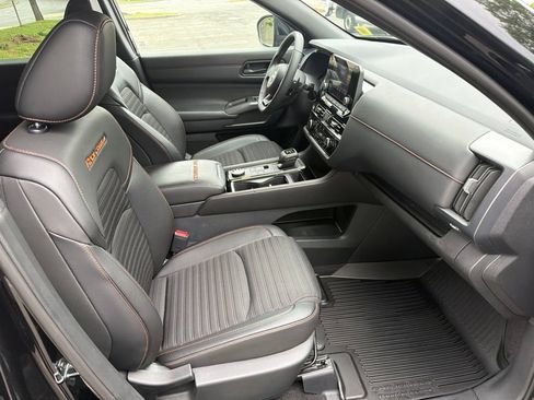 Used 2024 Nissan Pathfinder Rock Creek AWD/4WD image 31