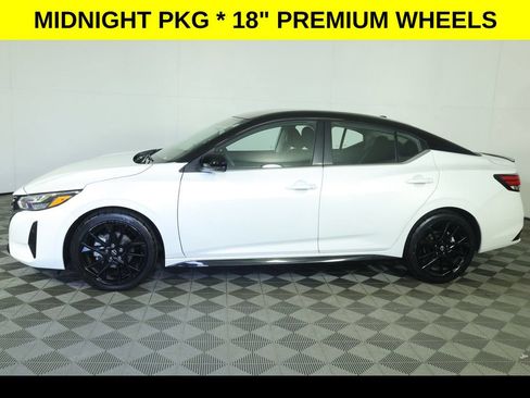 Used 2025 Nissan Sentra SR w/ Midnight Edition FWD image 8