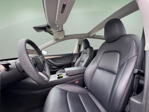 Used 2023 Tesla Model 3 Standard Range RWD image 14