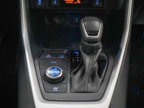 Used 2020 Toyota RAV4 XSE w/ XSE Grade Weather Package AWD/4WD image 20