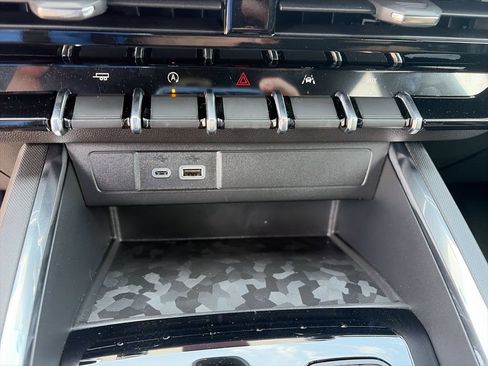 New 2026 GMC Canyon Elevation w/ Convenience Package RWD image 28